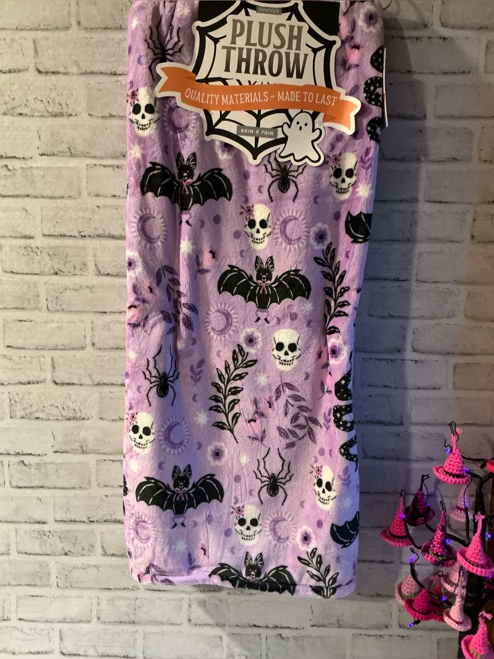 ENVOGUE Mystical Bat With Bow Throw-60” x 70”